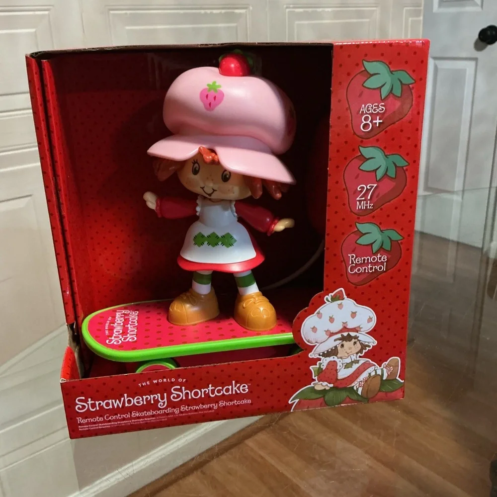 BRAND NEW, REMOTE CONTROL SKATEBOARDING STRAWBERRY SHORTCAKE - Picture 6 of 8